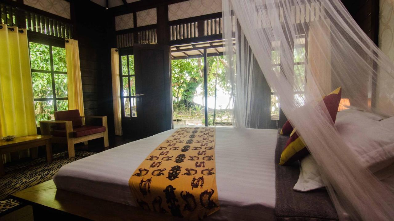วายโว ไดฟ์ รีสอร์ต ราจา อัมพัต Hotel Rabia ภายนอก รูปภาพ