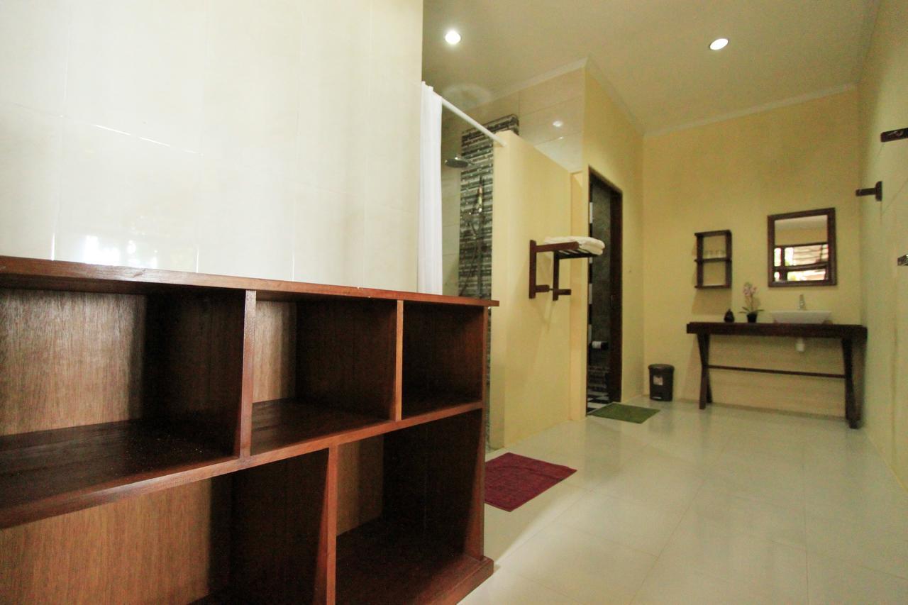 วายโว ไดฟ์ รีสอร์ต ราจา อัมพัต Hotel Rabia ภายนอก รูปภาพ