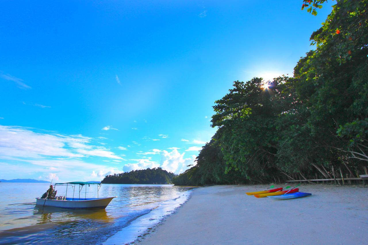 วายโว ไดฟ์ รีสอร์ต ราจา อัมพัต Hotel Rabia ภายนอก รูปภาพ