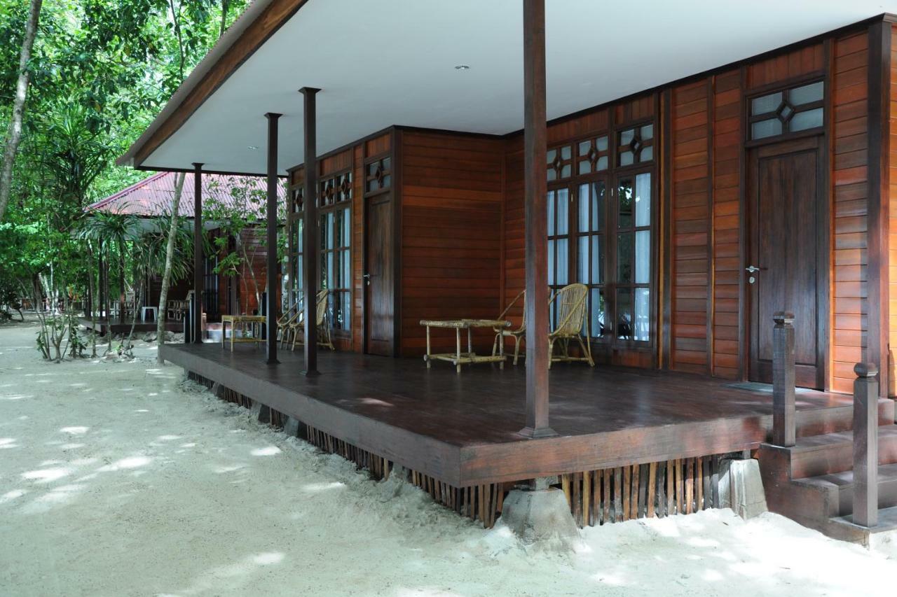 วายโว ไดฟ์ รีสอร์ต ราจา อัมพัต Hotel Rabia ภายนอก รูปภาพ
