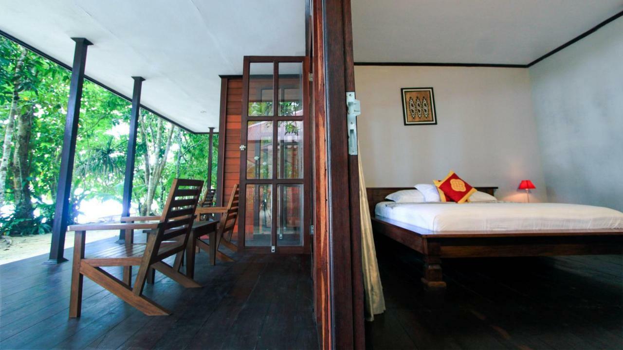 วายโว ไดฟ์ รีสอร์ต ราจา อัมพัต Hotel Rabia ภายนอก รูปภาพ