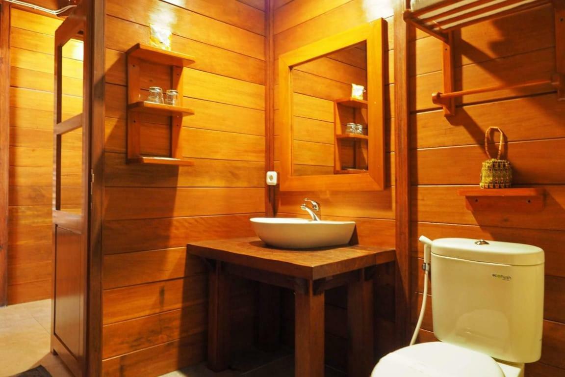 วายโว ไดฟ์ รีสอร์ต ราจา อัมพัต Hotel Rabia ภายนอก รูปภาพ